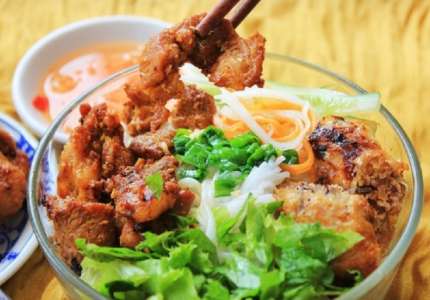 Bún thịt nướng đặc sản Đà Nẵng