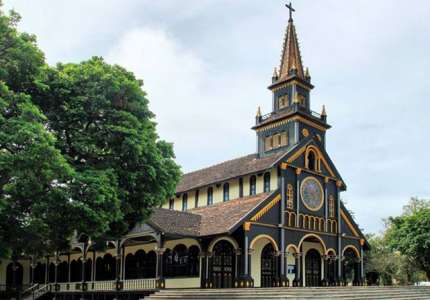 Nhà thờ Gỗ Kon Tum